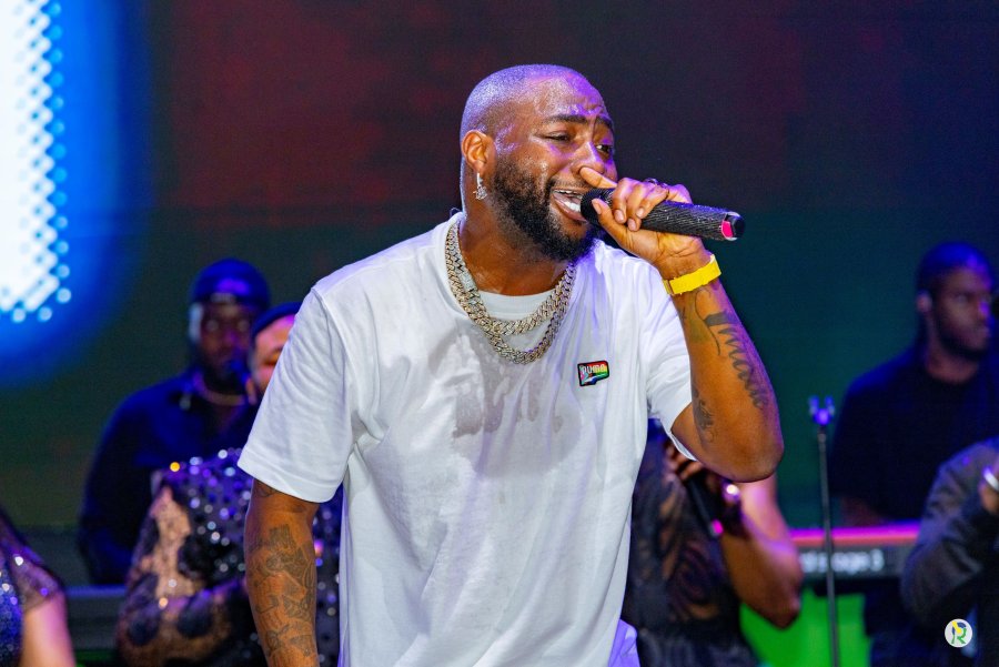Davido yitegura gutaramira i Kigali mu gitaramo gikommeye cya ‘5Ive Tour’